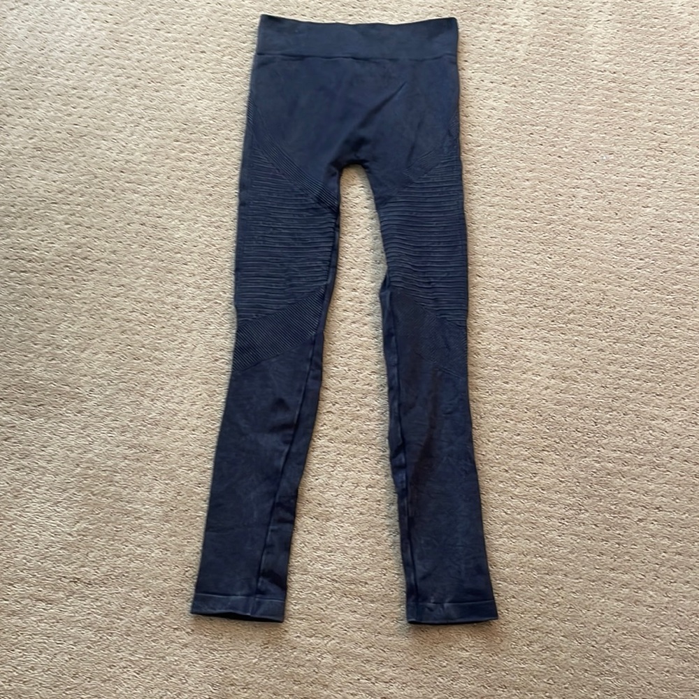 NikiBiki leggings